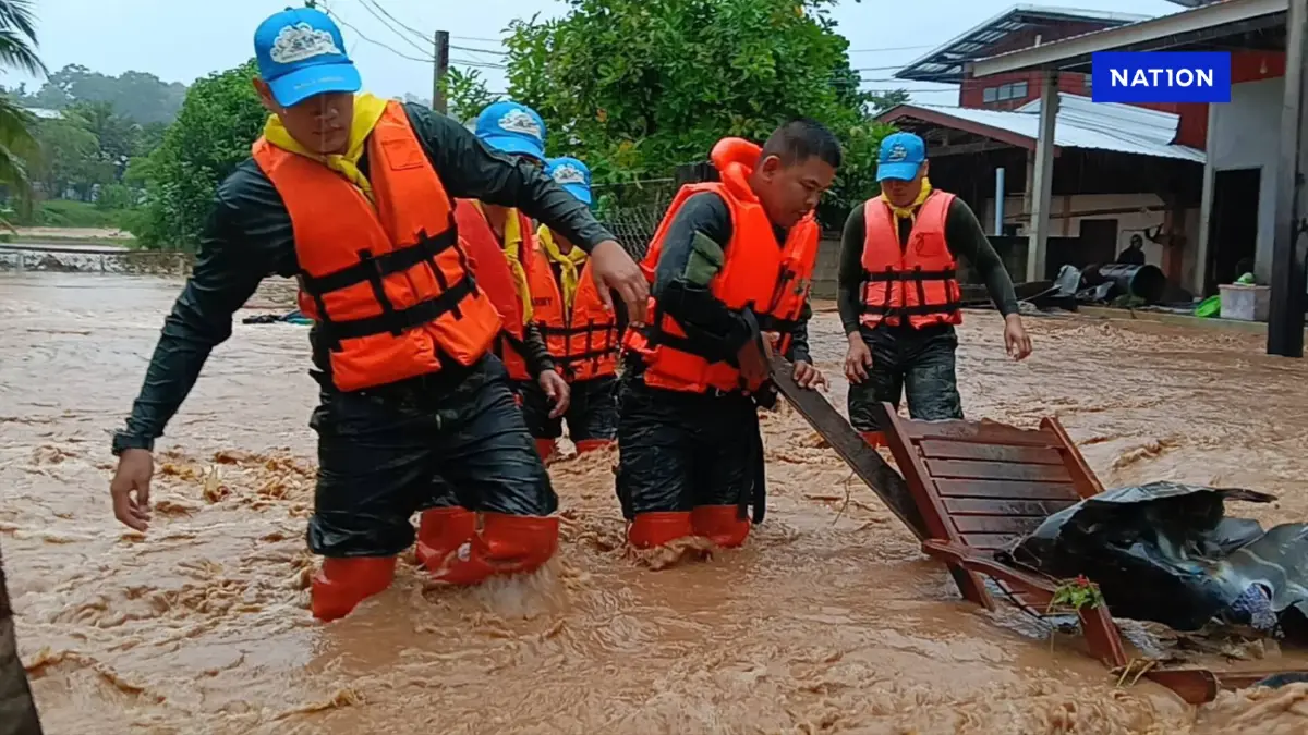 กองทัพบก ส่งกำลังพลเร่งเข้าช่วยเหลือผู้ประสบอุทกภัย จ.น่าน
