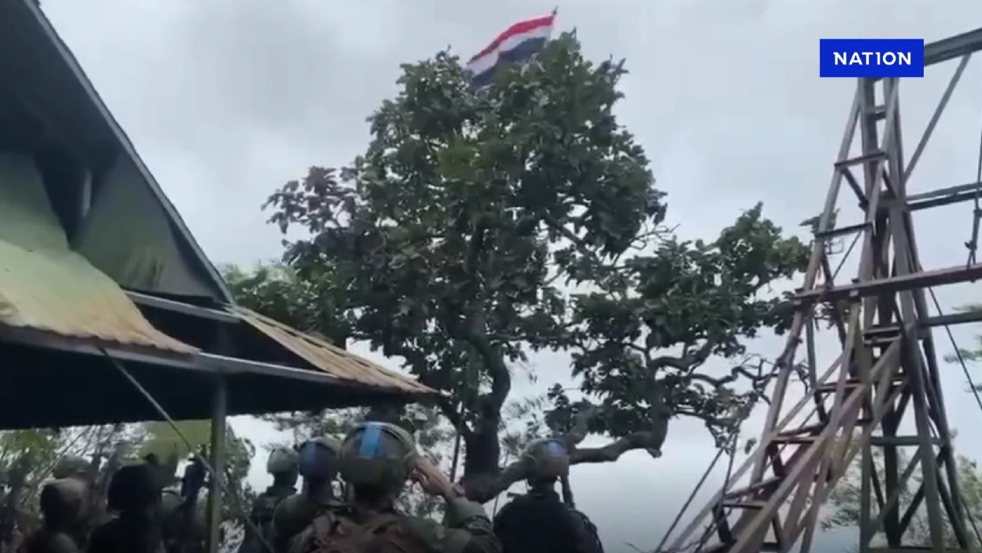 คลิปทหารร้องเพลงชาติไทย ที่ภูมะเขือ หลังเจรจาหยุดยิง คลิปทหารร้องเพลงชาติไทย ที่ภูมะเขือ หลังเจรจาหยุดยิง