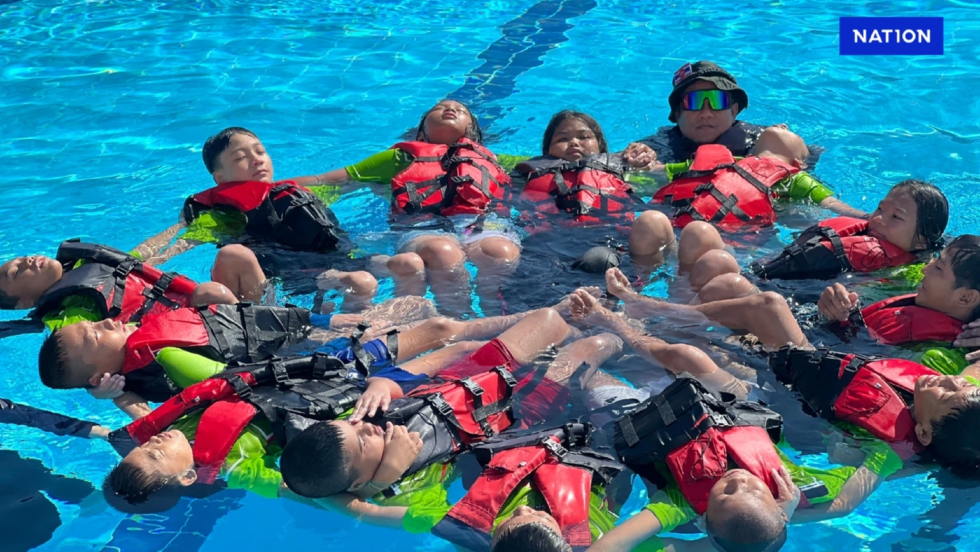 "สถาบันการสร้างชาติ" จัดฝึก "เยาวชนอาสาร่วมใจกู้ภัยทางน้ำสร้างชาติ"