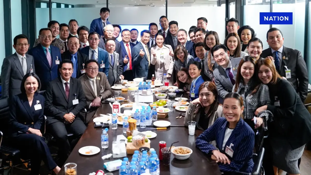 สส.เพื่อไทย แห่ให้กำลังใจ นายกฯอิ๊งค์ ผ่านอุปสรรค เจ้าตัวยิ้มสู้ สส.เพื่อไทย แห่ให้กำลังใจ นายกฯอิ๊งค์ ผ่านอุปสรรค เจ้าตัวยิ้มสู้