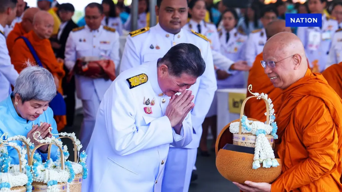 "ภูมิธรรม" นำ ครม. ทำบุญตักบาตร ถวายพระราชกุศลเนื่องใน วันแม่แห่งชาติ 2568 "ภูมิธรรม" นำ ครม. ทำบุญตักบาตร ถวายพระราชกุศลเนื่องใน วันแม่แห่งชาติ 2568
