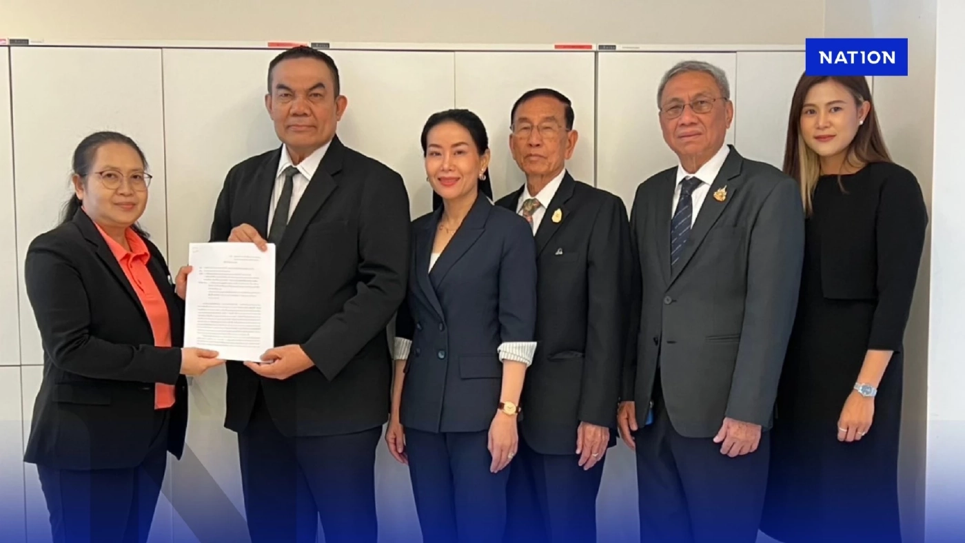 ”วิเชียร“ยื่นหนังสือฉบับ 2 ระงับประกาศผลเลือกนายกสภาทนายความ ”วิเชียร“ยื่นหนังสือฉบับ 2 ระงับประกาศผลเลือกนายกสภาทนายความ