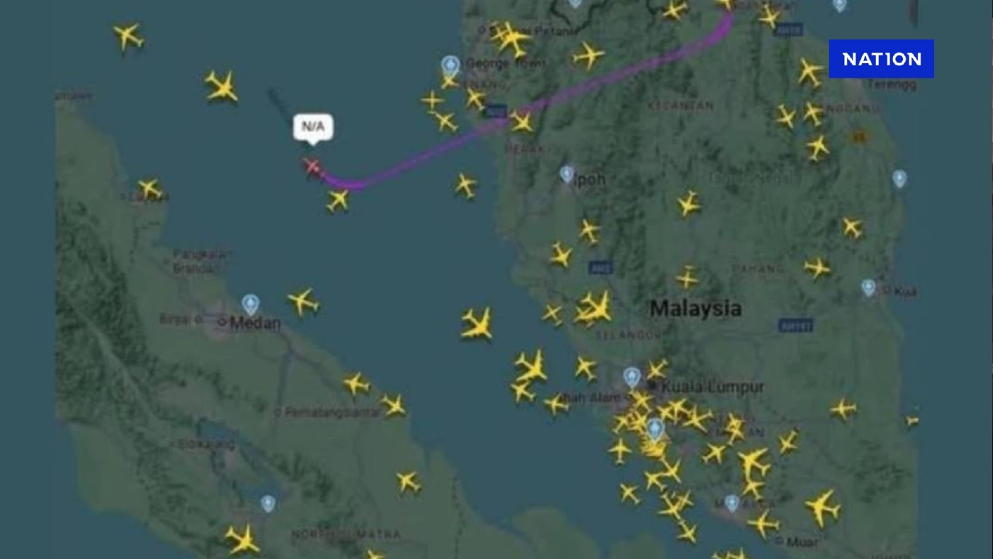 “ทักษิณ” สับขาหลอก ไม่บินไป "สิงคโปร์" แต่คาดปลายทางไปลง "ดูไบ" “ทักษิณ” สับขาหลอก ไม่บินไป "สิงคโปร์" แต่คาดปลายทางไปลง "ดูไบ"