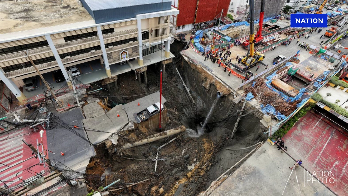 ทรุดเพิ่ม เหตุหลุมยุบ ตอม่อ-เสาไฟฟ้าหน้า รพ.ถล่ม อพยพกู้ภัยออก