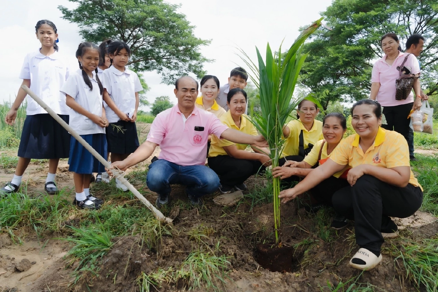 สธค.จัดกิจกรรมปลูกต้นไม้สร้างจิตสำนึกรักษาสิ่งแวดล้อม