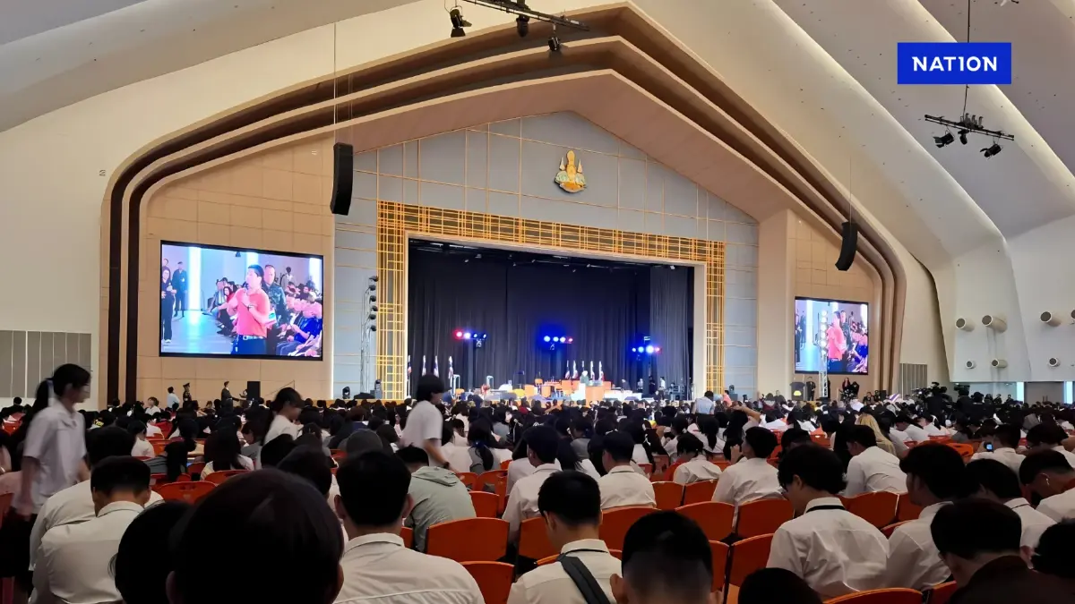 มข.แทบแตก! เยาวชน กว่า5 พันคน แห่ฟังแม่ทัพภาค 2 บรรยายพิเศษ