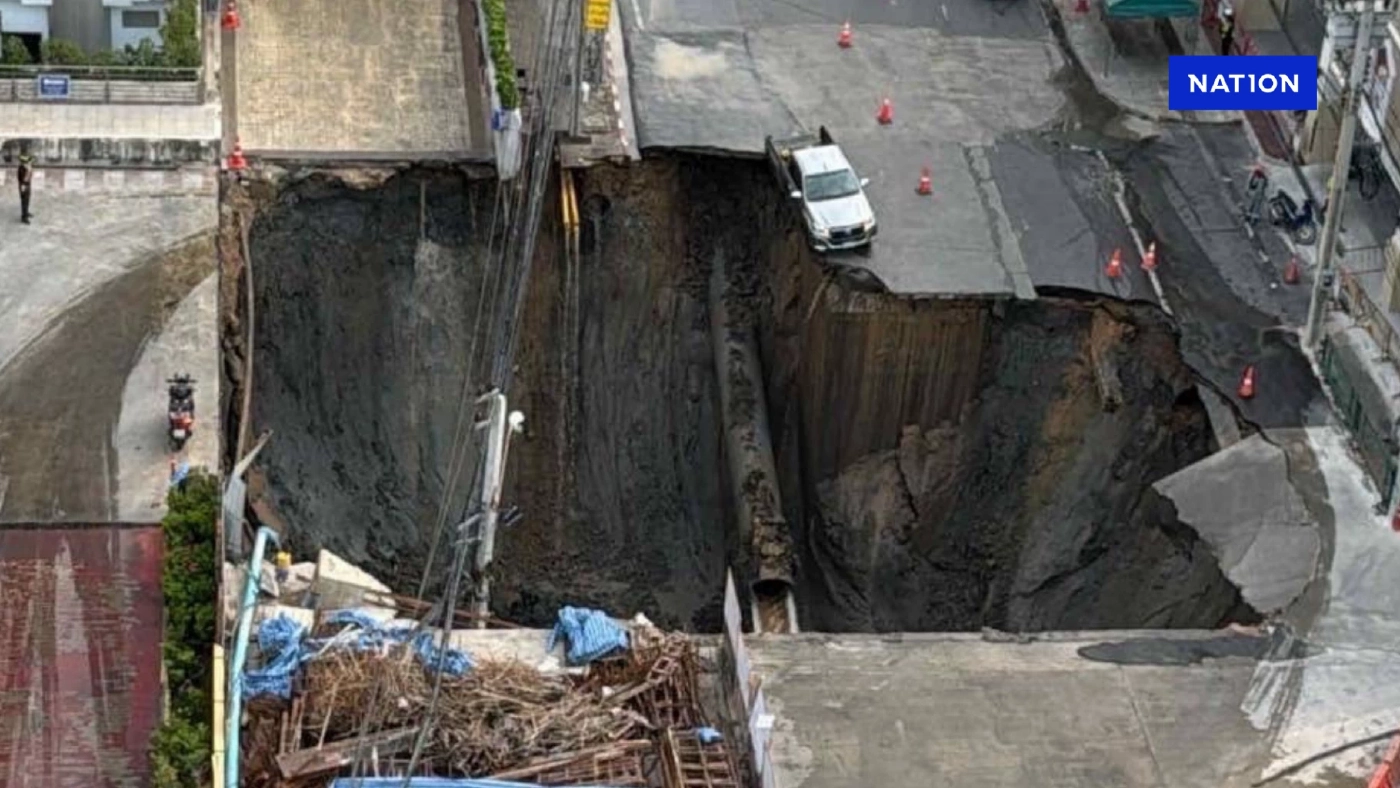 ด่วน! เขตดุสิต ประกาศปิดจราจร ‘แยกวชิรพยาบาล’ หลังถนนทรุดตัวหนัก