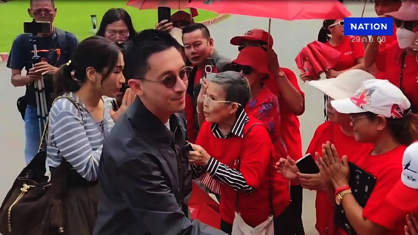 "เอม พินทองทา-ณัฐพงศ์" เข้าเยี่ยม "ทักษิณ" ที่เรือนจำคลองเปรม (มีคลิป)