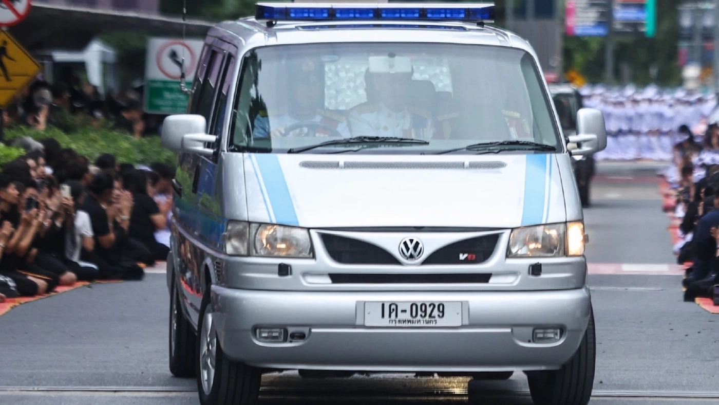 รถอัญเชิญพระบรมศพ 2 พระองค์ ประวัติตราตรึงหัวใจชาวไทย