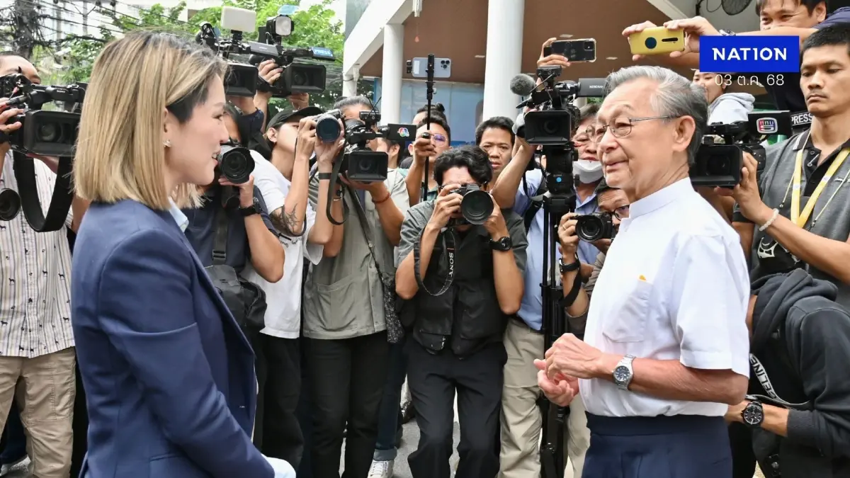 "ชวน" หนุน "อภิสิทธิ์" นั่ง หน.พรรคประชาธิปัตย์ ยินดีหาก "มาดามเดียร์-มาดามแป้ง" กลับ ปชป. สนับสนุนเต็มที่ (มีคลิป)
