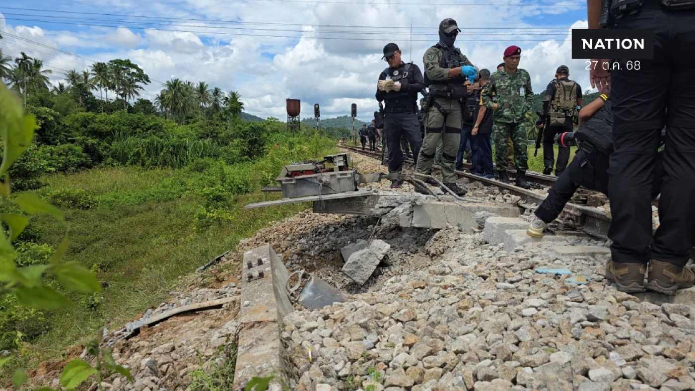 เปิดภาพวงจรปิด นาทีโจรใต้วางระเบิดรางรถไฟก่อนเข้าสถานีมะรือโบ