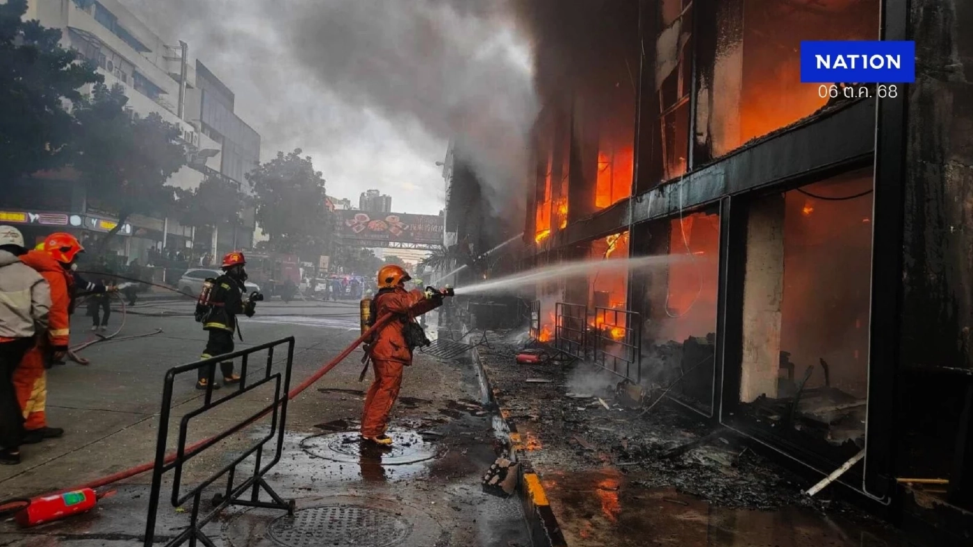 ด่วน! ไฟไหม้ร้านอาหารดัง ย่าน RCA ซอยศูนย์วิจัย-พระราม 9 เจ้าหน้าที่เร่งใช้น้ำดับ ด่วน! ไฟไหม้ร้านอาหารดัง ย่าน RCA ซอยศูนย์วิจัย-พระราม 9 เจ้าหน้าที่เร่งใช้น้ำดับ