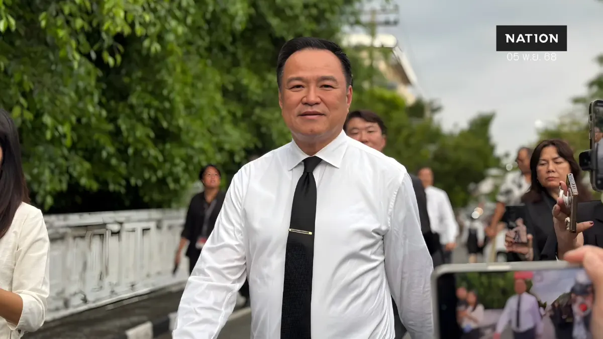 "อนุทิน" ไม่สนลอกนโยบายเพื่อไทย ดันโครงการแก้หนี้ต่ำแสน