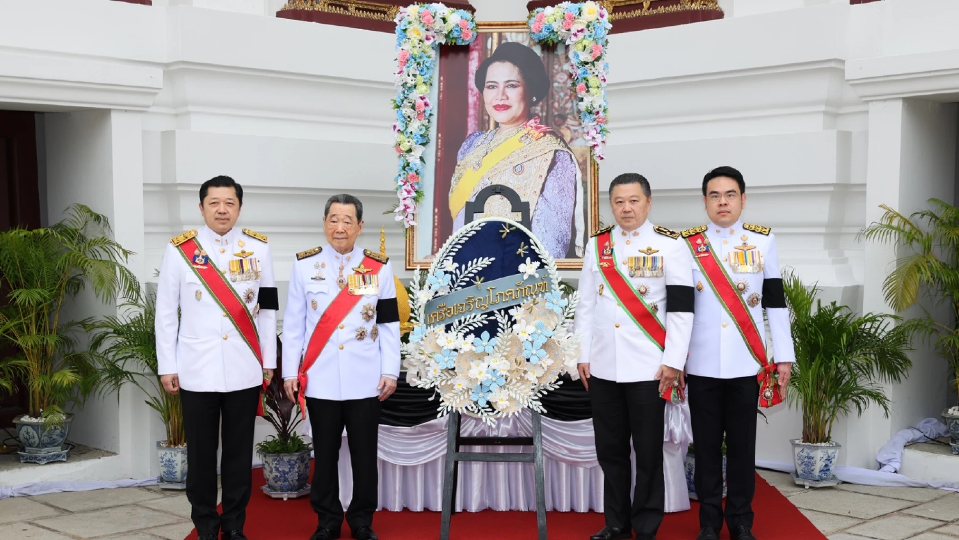 เครือเจริญโภคภัณฑ์ น้อมถวายพวงมาลารำลึกในพระมหากรุณาธิคุณ "สมเด็จพระพันปีหลวง"