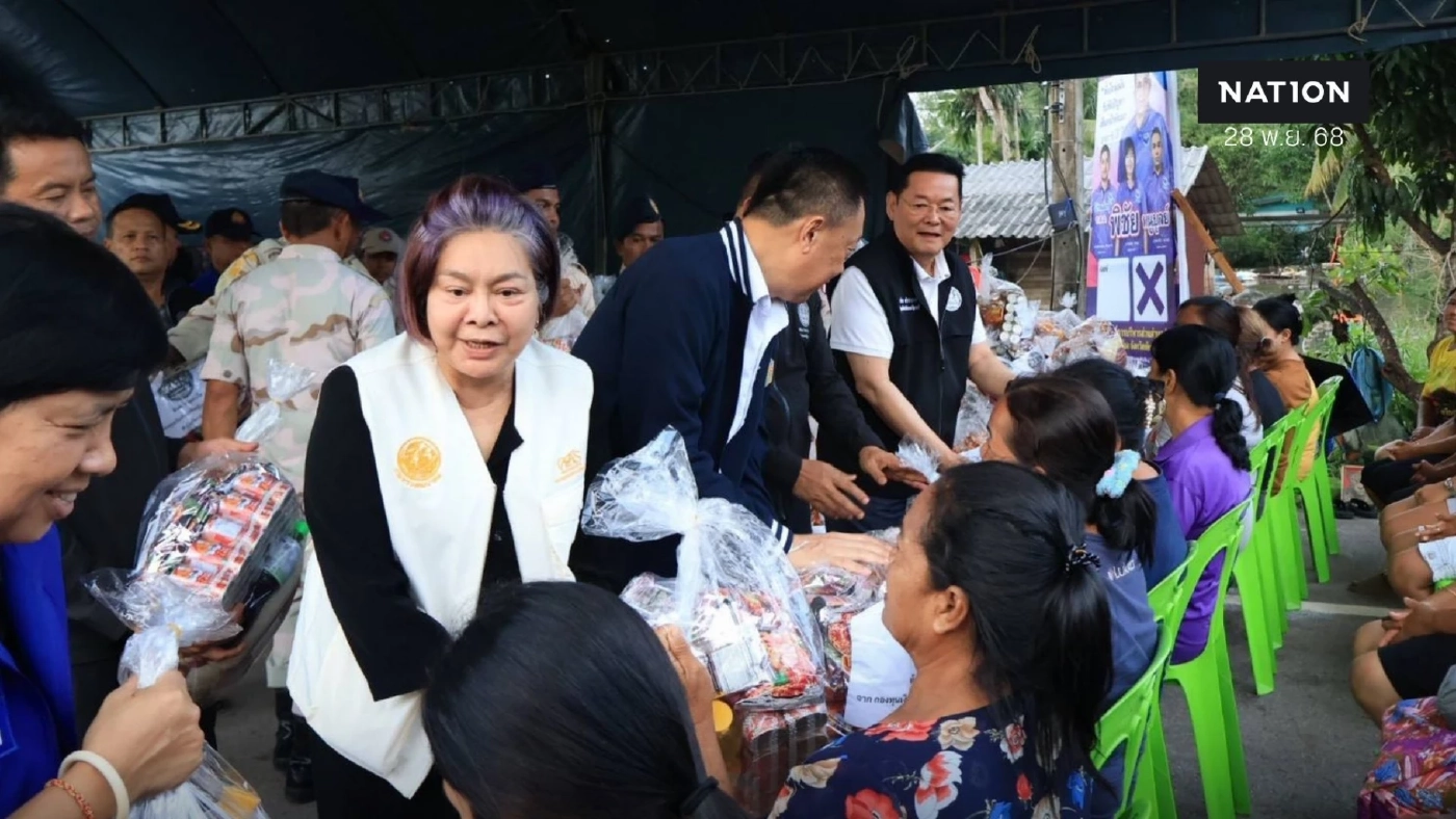 “ดร.นาที-นภินทร” พร้อมคณะ ช่วยฟื้นฟูผู้ประสบภัยน้ำท่วมพัทลุง