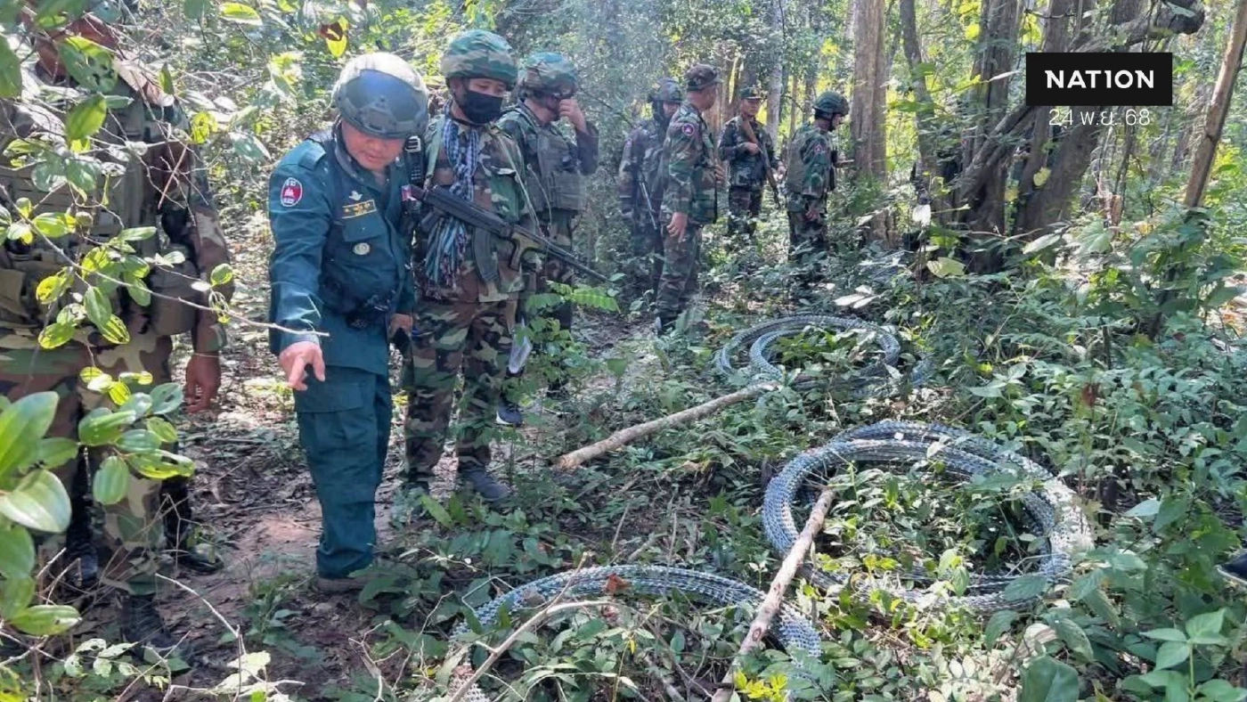 แฉ "ทหารกัมพูชา" ขโมย "ลวดหนามไทย" ออกจากพื้นที่ชายแดน บริเวณช่องระยี–ช่องเปรอ