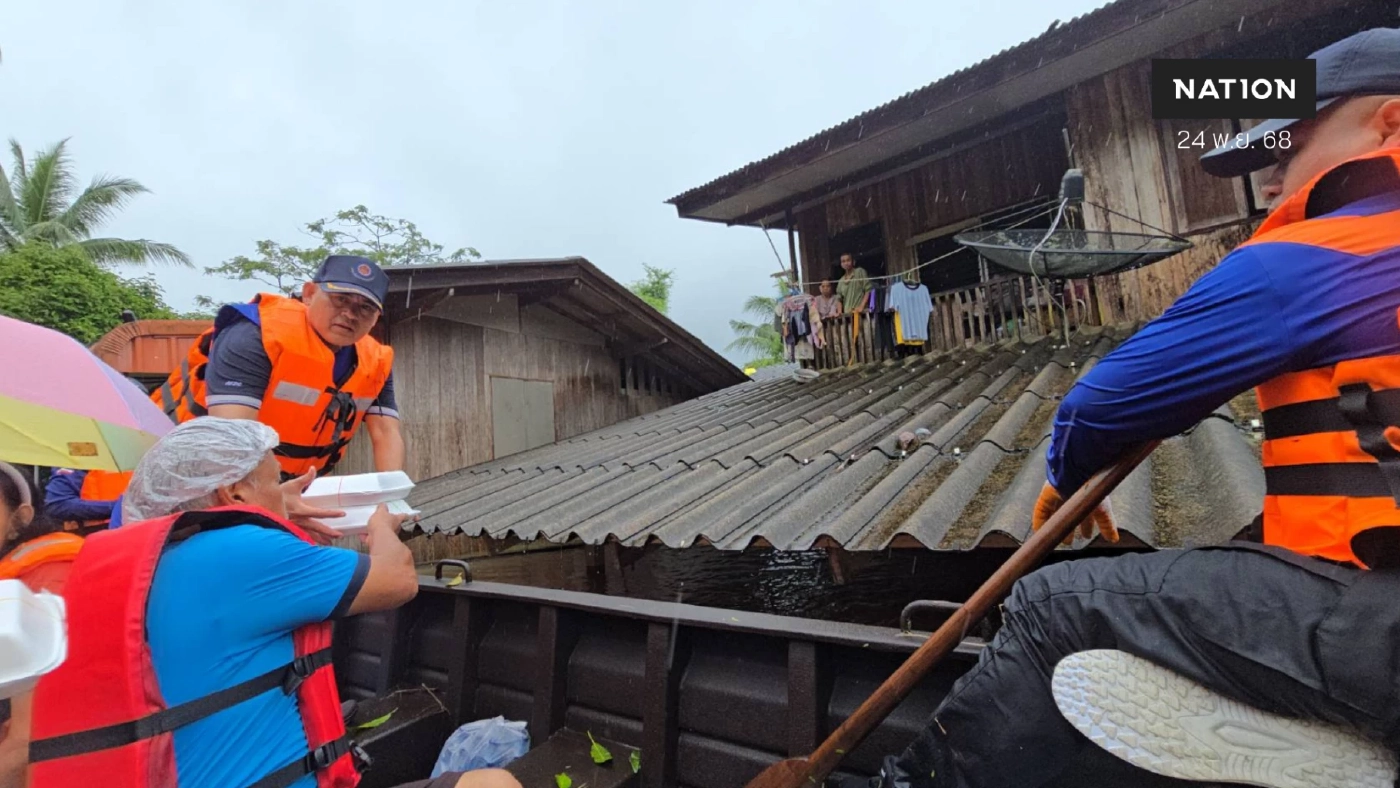 สังเวยน้ำท่วม! นราธิวาสพบผู้เสียชีวิต 1 ราย ทหารลุยน้ำเชี่ยวช่วยชาวลำภู หลังน้ำป่าหลาก