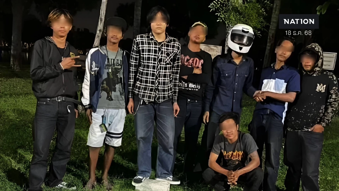 ไล่ล่า "แก๊งโจ๋กัมพูชา" ปาบึ้ม-พกอาวุธ ซ่าป่วนชลบุรี โดนรวบแล้ว 3 เหลืออีก 7 ราย (มีคลิป) ไล่ล่า "แก๊งโจ๋กัมพูชา" ปาบึ้ม-พกอาวุธ ซ่าป่วนชลบุรี โดนรวบแล้ว 3 เหลืออีก 7 ราย (มีคลิป)