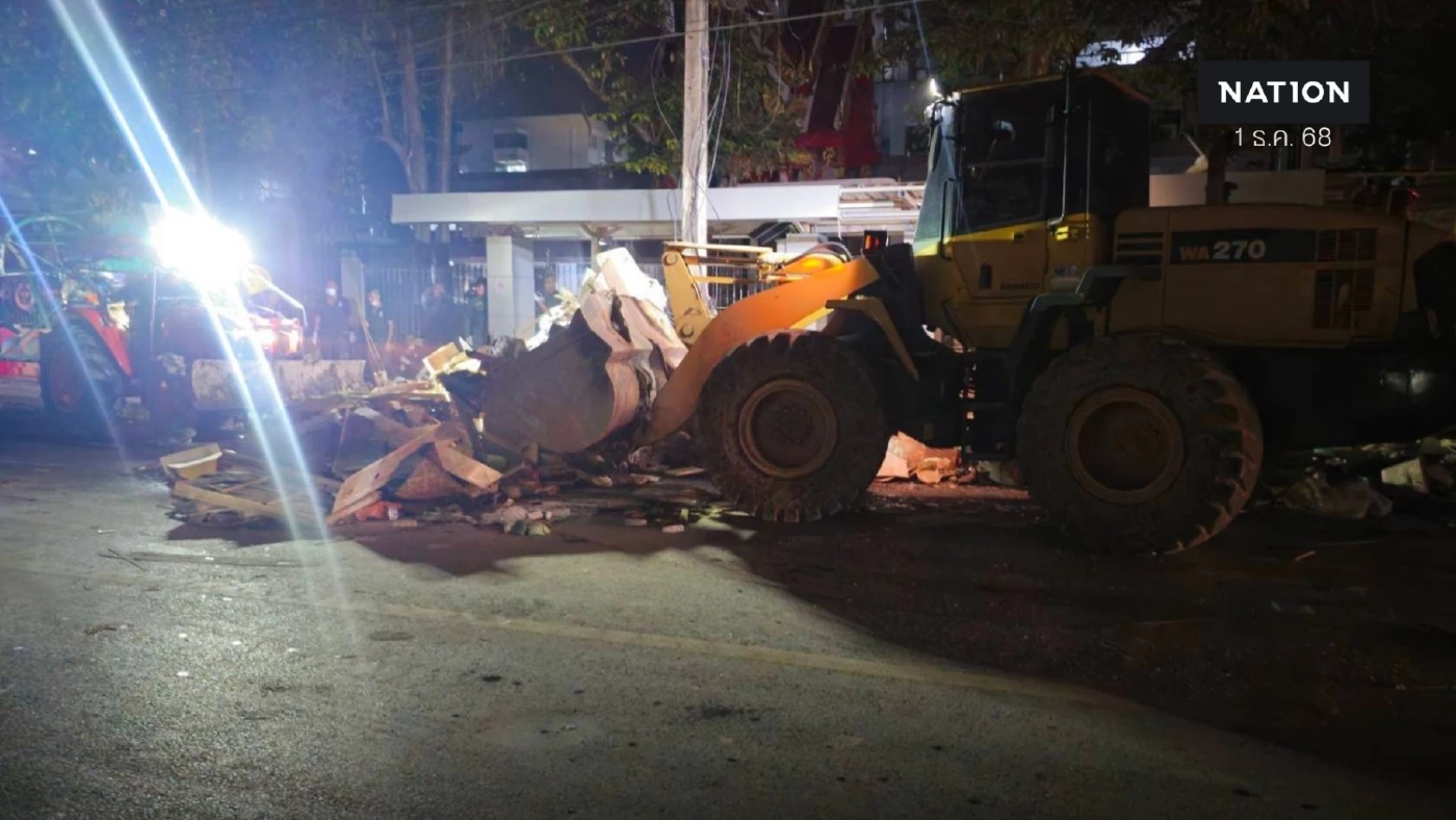 มทภ.4 ผนึกกำลัง ระดม จนท. 400 นาย เคลียร์ขยะ-พื้นที่ รพ.หาดใหญ่