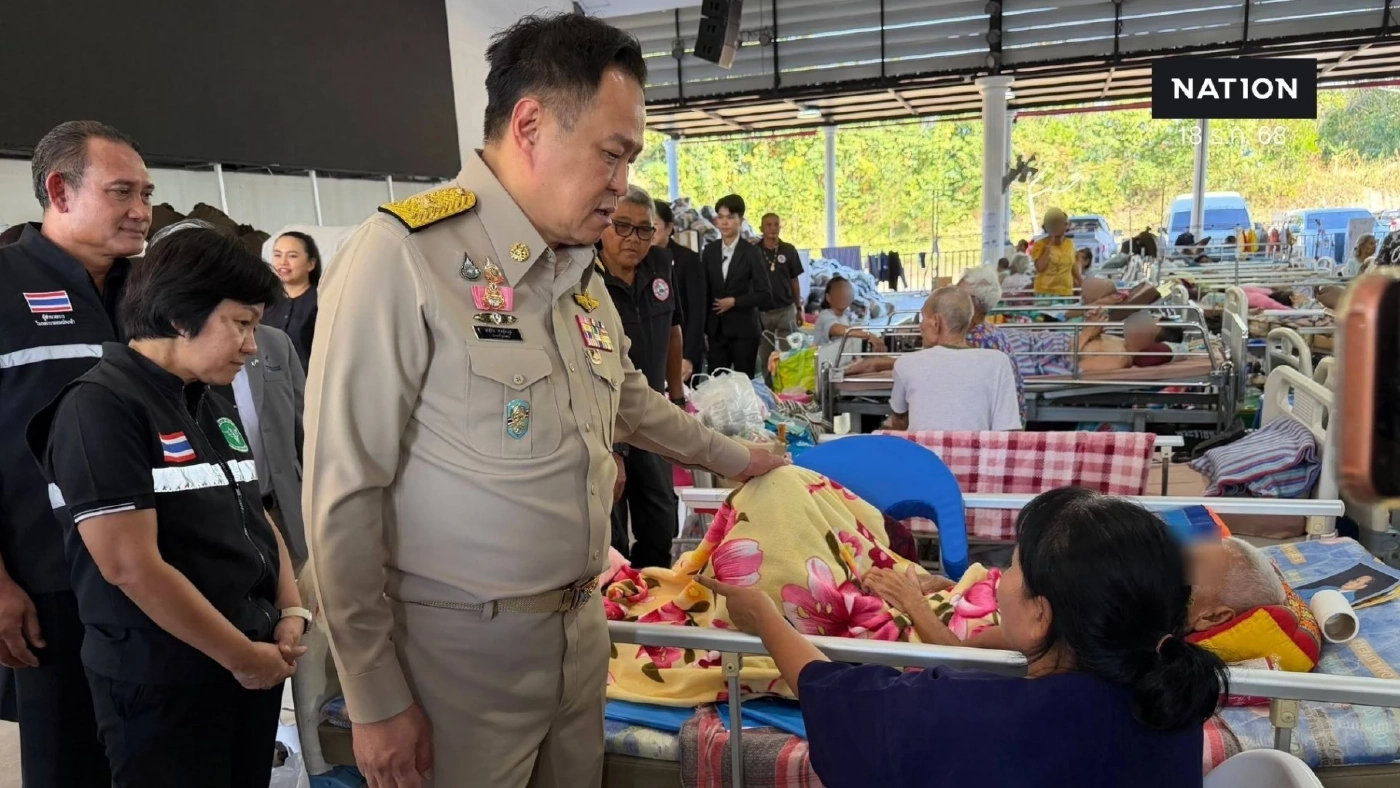 "นายกฯ" เยี่ยม "ศูนย์พักพิง-ผู้ป่วยติดเตียงจันทบุรี" เดินให้กำลังใจทั่ว "นายกฯ" เยี่ยม "ศูนย์พักพิง-ผู้ป่วยติดเตียงจันทบุรี" เดินให้กำลังใจทั่ว