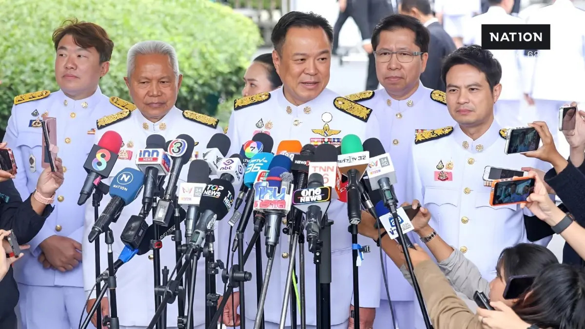 สื่อทำเนียบ งดตั้งฉายา "รัฐบาลอนุทิน" เหตุ เป็นรัฐบาลรักษาการ หลังนายกฯ "ยุบสภาฯ" สื่อทำเนียบ งดตั้งฉายา "รัฐบาลอนุทิน" เหตุ เป็นรัฐบาลรักษาการ หลังนายกฯ "ยุบสภาฯ"