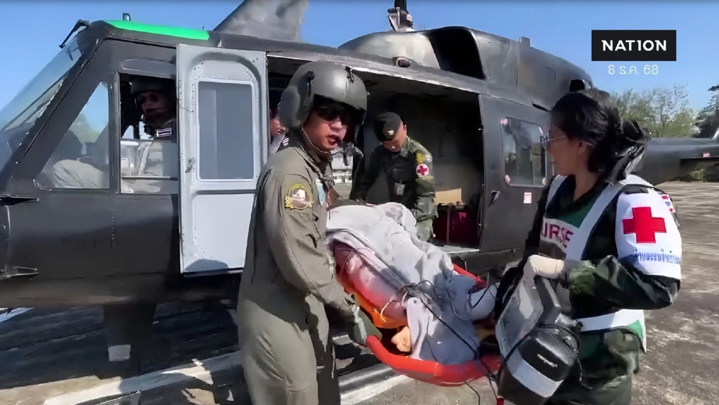 เปิดคลิป! เฮลิคอปเตอร์นำทหารกล้าบาดเจ็บ จากช่องบกถึง รพ.ค่ายสรรพสิทธิประสงค์แล้ว 2 นาย