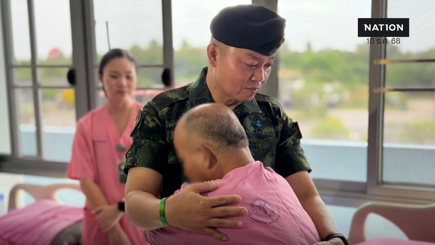 แม่ทัพกุ้ง เป็นตัวแทน ผบ.ทบ. เยี่ยมกำลังพลที่ได้รับบาดเจ็บ