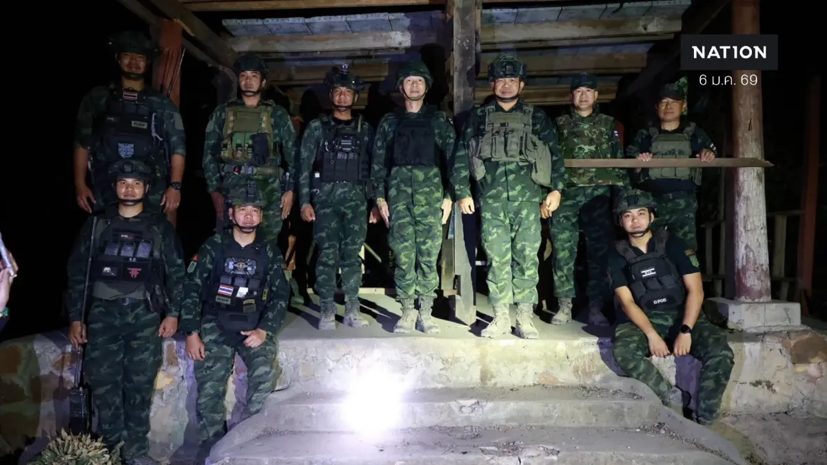 เปิดคลิป! "แม่ทัพภาคที่ 2" ลงพื้นที่กลางคืน ตรวจความพร้อม RDF-X เนิน 225 ย้ำเข้มความปลอดภัยชายแดน เปิดคลิป! "แม่ทัพภาคที่ 2" ลงพื้นที่กลางคืน ตรวจความพร้อม RDF-X เนิน 225 ย้ำเข้มความปลอดภัยชายแดน