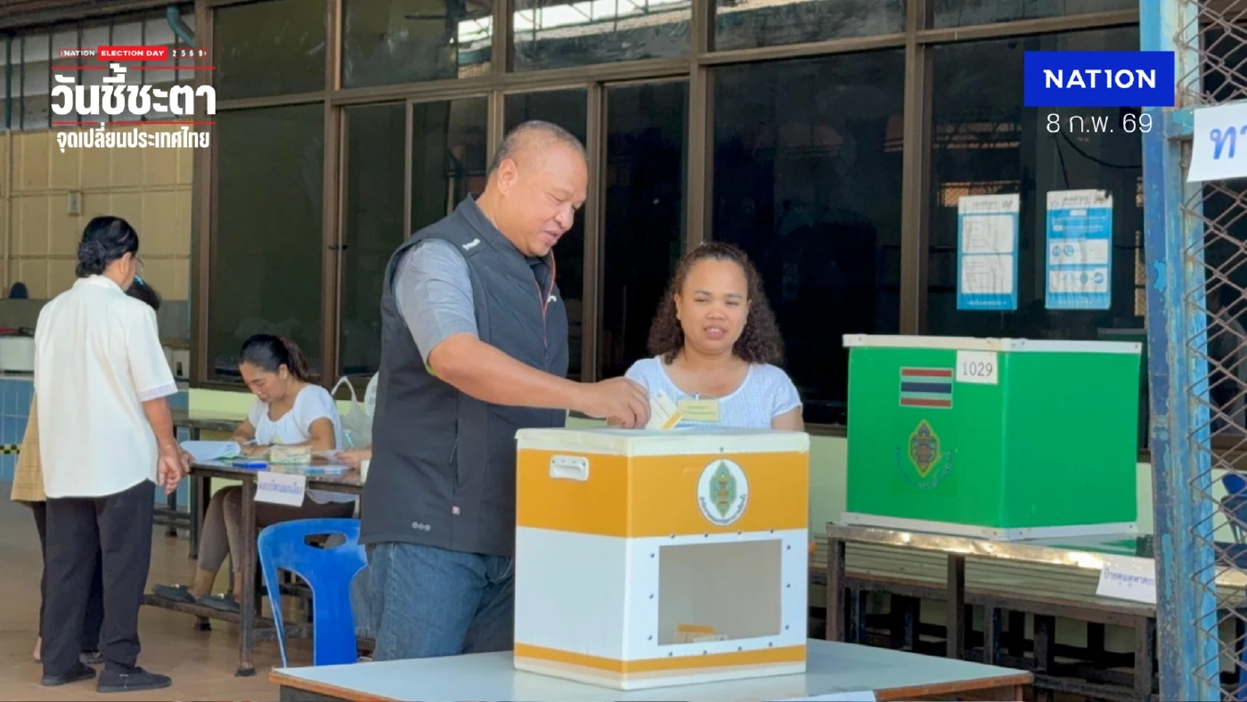 สุราษฎร์ฯ คึกคัก! "พล.อ.เกรียงไกร" รอง ปธ.วุฒิฯ ประเดิมใช้สิทธิเลือกตั้ง-ประชามติ