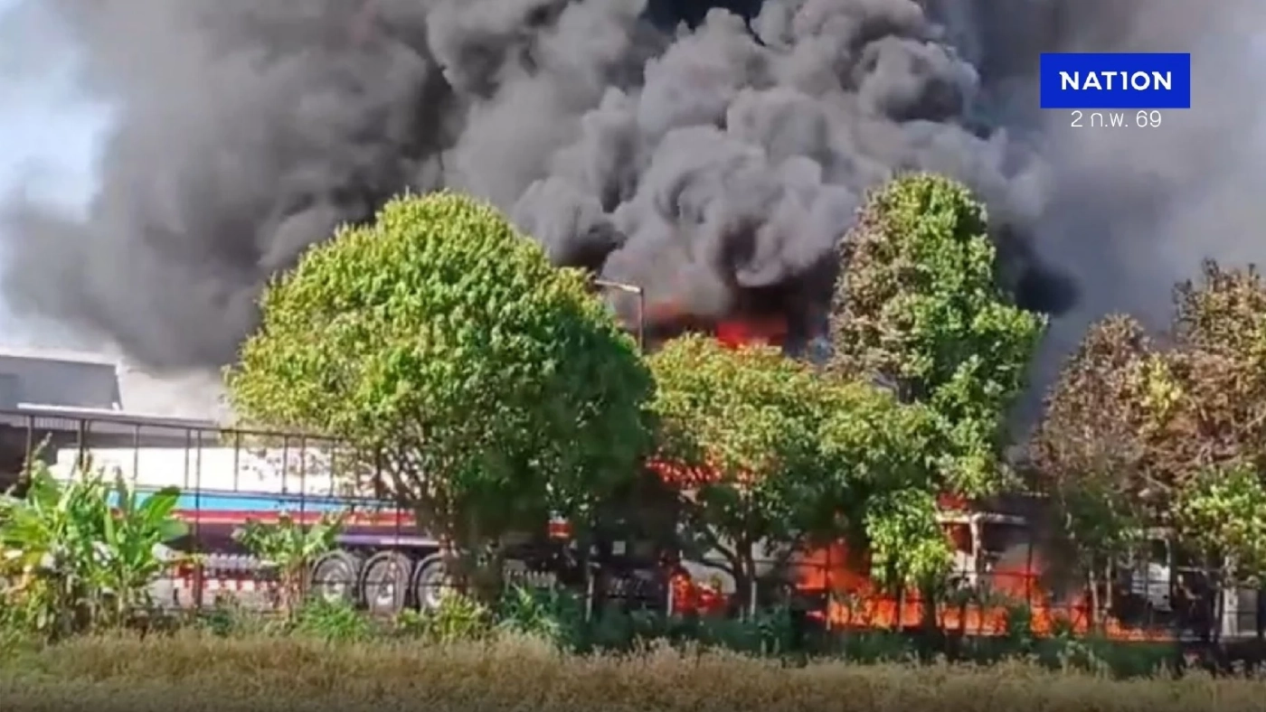 ระทึก! ไฟไหม้รถบรรทุกน้ำมัน 5 คัน ในปั๊ม มีผู้เสียชีวิต (คลิป)