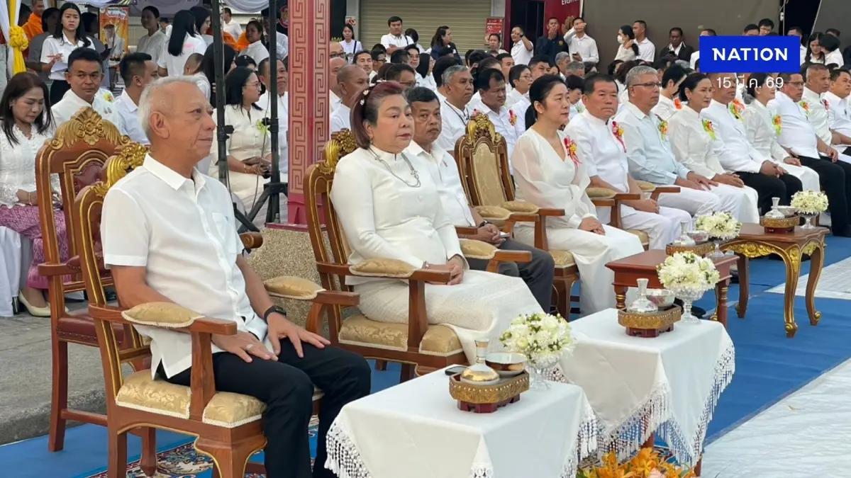 "พิพัฒน์–นิพนธ์" ร่วมทำบุญเมืองหาดใหญ่ ตักบาตรพระ 1,109 รูป "พิพัฒน์–นิพนธ์" ร่วมทำบุญเมืองหาดใหญ่ ตักบาตรพระ 1,109 รูป