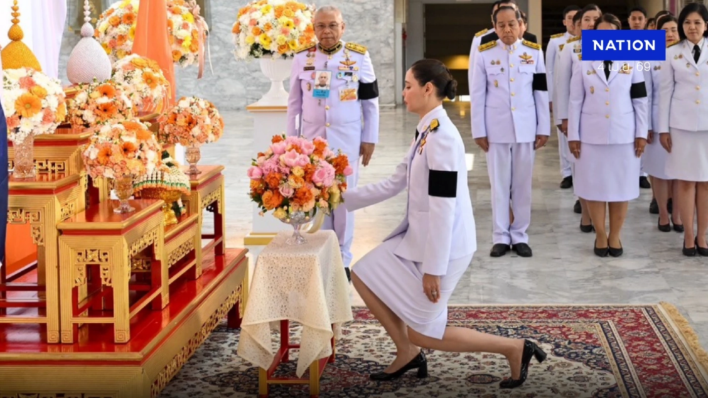 รมว.วธ. รับพระราชทานแจกันดอกไม้เนื่องในโอกาสเข้าดำรงตำแหน่ง