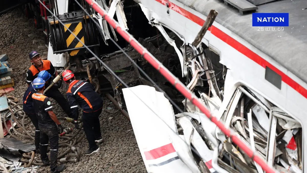 รถไฟชนกันยับใกล้กรุงจาการ์ตา ดับแล้ว 14ราย เจ็บกว่า 80 – เร่งตัดถ่างซากช่วยผู้ติดค้าง