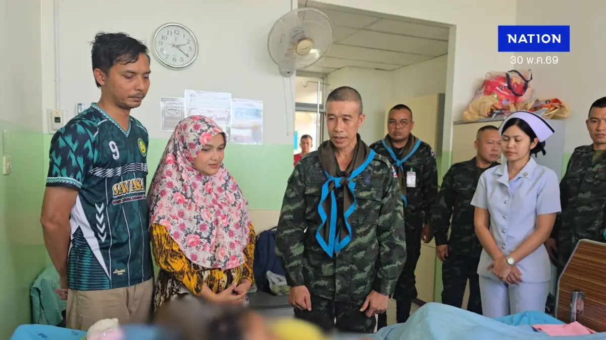 ผบ.ควบคุมสุริโยทัย รุดเยี่ยมปลอบขวัญกำลังพล อาการยังโคมาอยู่ไอซียู