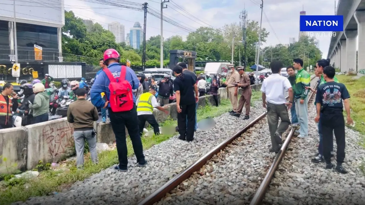 รถไฟชนอีกราย! ขณะเดินข้ามราง ย่านมักกะสัน - คนขับรถไฟเล่าระทึก รถไฟชนอีกราย! ขณะเดินข้ามราง ย่านมักกะสัน - คนขับรถไฟเล่าระทึก