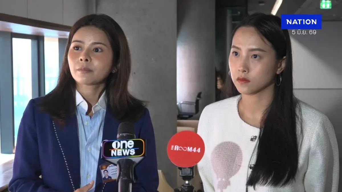"ลิซ่า-ไอซ์" บุกรัฐสภา จี้ฟัน "ประธาน กสทช." ขาดคุณสมบัติ หวั่นทีวีดิจิทัลจอดำ
