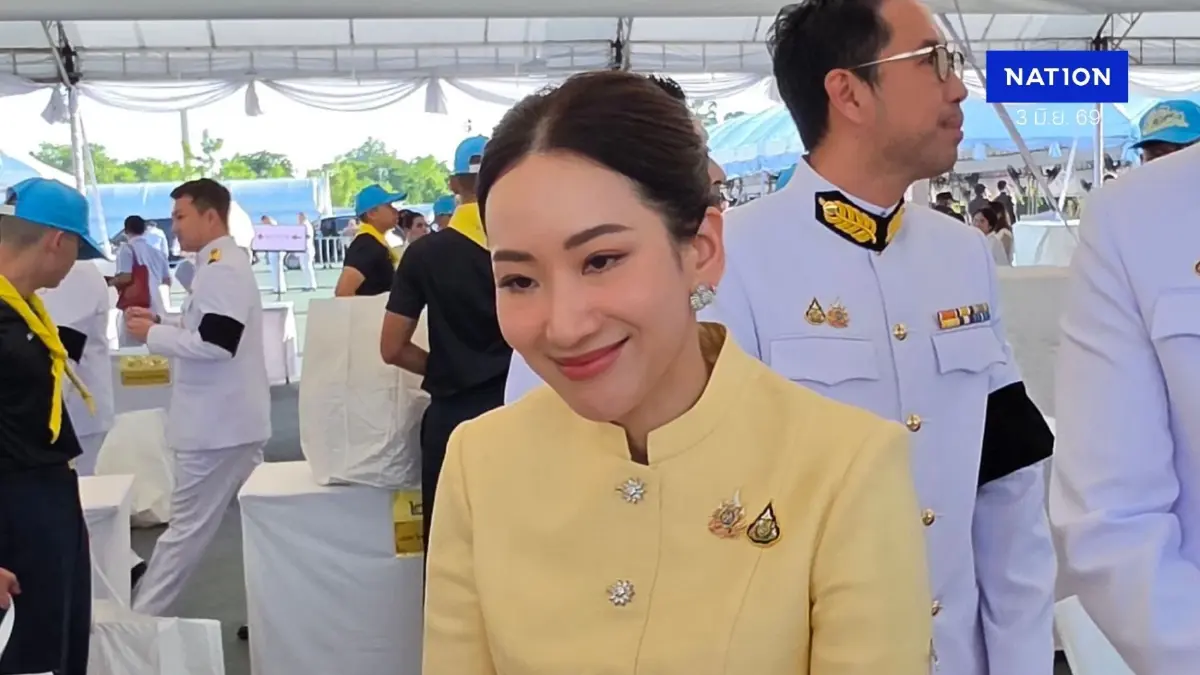 "เอม พินทองทา" น้ำตาคลอ เผย "ครอบครัวชินวัตร" ปลาบปลื้ม "ทักษิณ" พ้นโทษ