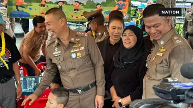 น.1 ควง รองจ๋อ-สารวัตรแจ๊ะ ลุยเพชรพระราม สร้างชุมชนปลอดยาเสพติด