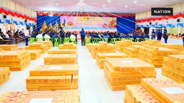 "เนวิน-ศักดิ์สยาม" นำทัพ สส.บุรีรัมย์ ถวายเทียน 1,333 วัด