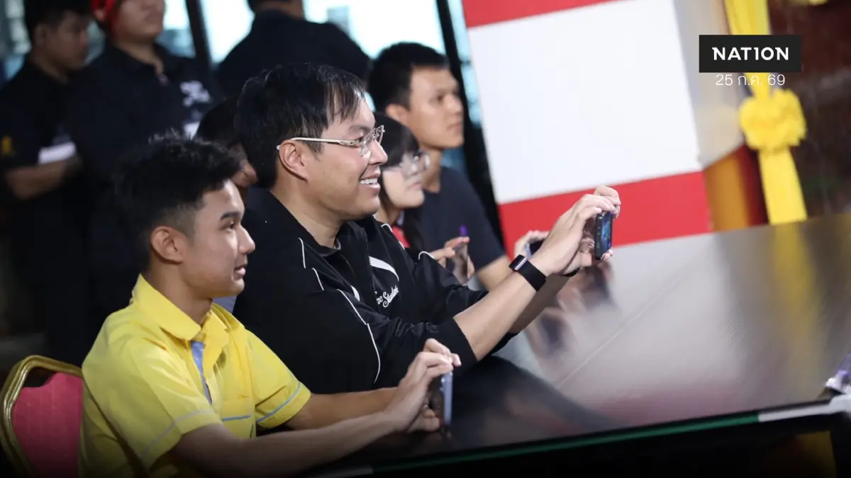 ฮือฮา! รมช.ศธ.ร่วมแข่ง RoV ดัน eSports สู่โมเดลการศึกษา ฮือฮา! รมช.ศธ.ร่วมแข่ง RoV ดัน eSports สู่โมเดลการศึกษา