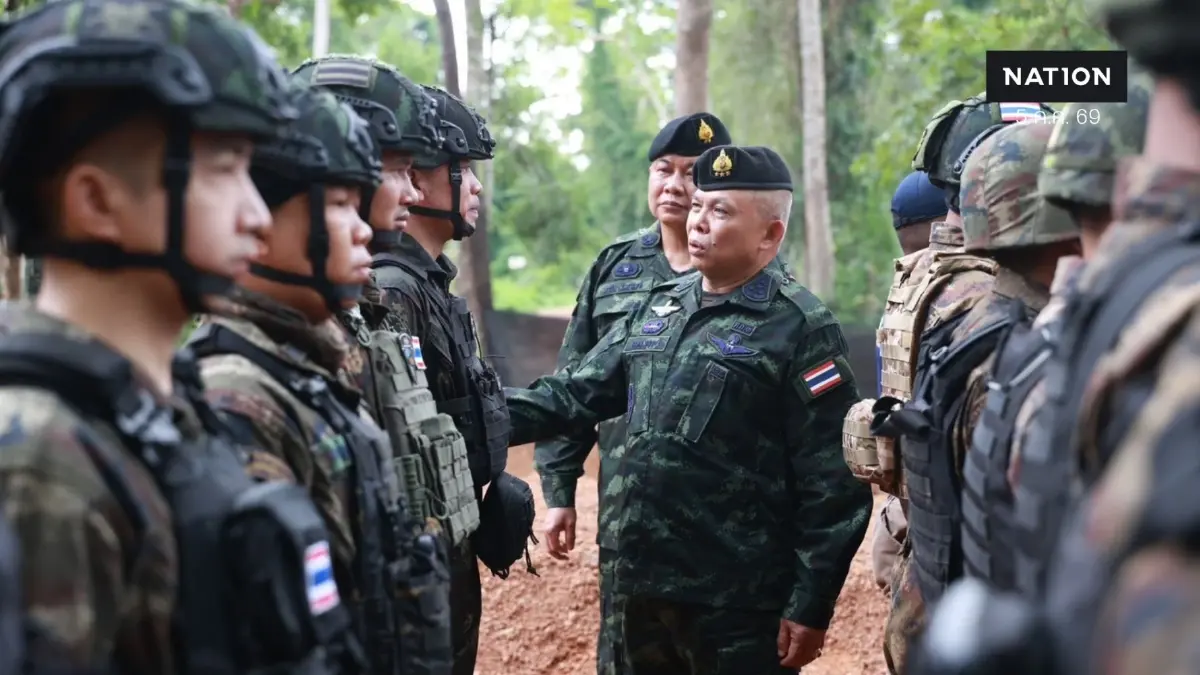 ผนึกกำลัง! แม่ทัพภาค 3-2 ลงพื้นที่ชายแดน "ไทย-กัมพูชา" ตรวจเยี่ยมกำลังพลเสริมแนวหน้า ผนึกกำลัง! แม่ทัพภาค 3-2 ลงพื้นที่ชายแดน "ไทย-กัมพูชา" ตรวจเยี่ยมกำลังพลเสริมแนวหน้า