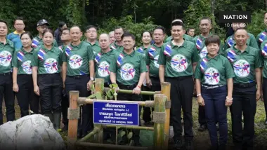 ปค.สานสัมพันธ์ไทย-ลาว ปลูกต้นไม้สองแผ่นดินเฉลิมพระเกียรติ