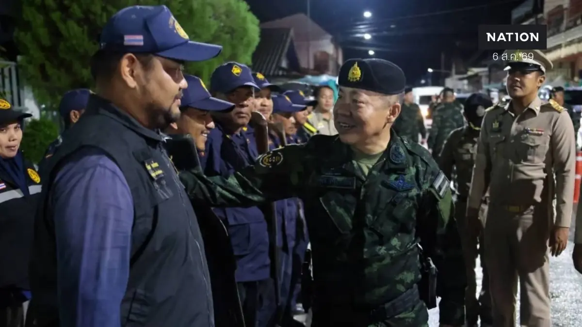 "เลขาธิการ กอ.รมน." ลงพื้นที่ "นราธิวาส" ตรวจเยี่ยมกำลังพล จี้เร่งล่าตัว "คนร้าย" ปลิดชีพ "ทหารพราน" รับโทษ