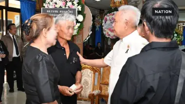 “โสภณ” เยี่ยม นร.ผู้บาดเจ็บ และเคารพศพ 2 ครูผู้เสียชีวิต จากเหตุรุนแรงใน รร.เทพศิรินทร์ นนทบุรี