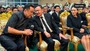 “อนุทิน” เจอ “ทักษิณ” ถามสารทุกข์สุกดิบ กราบตักด้วยความเคารพ