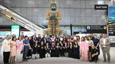 รมว.วธ.ส่ง 12 เยาวชนไทยสู่ปารีสโชว์รากเหง้าความเป็นไทย-ชุดไทย