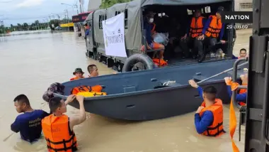 ทัพเรือช่วยผู้ประสบภัย อ.แกลง! เร่งอพยพชาวบ้านเข้าศูนย์พักพิง