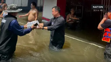 สระแก้วยังอ่วม! “สรวงศ์” นำทีมส่งน้ำ-อาหาร ต่อเนื่องวันที่ 5