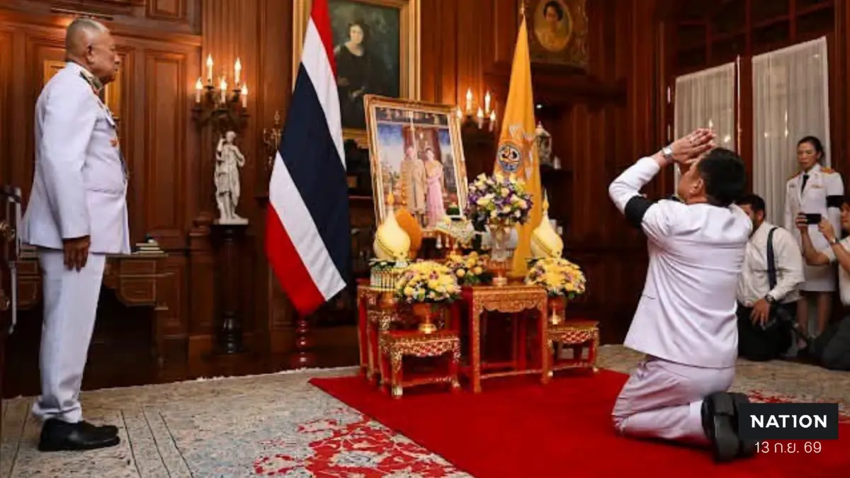 ในหลวง-ราชินี พระราชทานแจกันดอกไม้ "อนุทิน" วันเกิดครบ 60 ปี ในหลวง-ราชินี พระราชทานแจกันดอกไม้ "อนุทิน" วันเกิดครบ 60 ปี