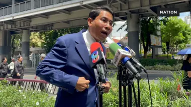 "ณัฐวุฒิ" ยื่น ผบ.ตร. เอาผิด “สมชัย” ปมรับบริจาค อ้างภาพผลักหน้า สน.ทองหล่อ เป็น AI ตัดต่อ